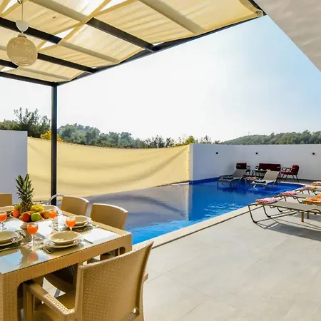 Uzumlu Village 3 Bedroom * Kalkan